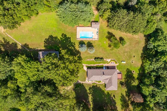 Builiding view sixty for 22100 Uldriks, Battle Creek, MI. 49017