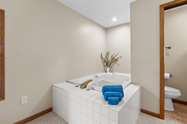 Builiding view twenty seven for 22100 Uldriks, Battle Creek, MI. 49017