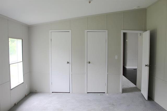 Builiding view eight for 5249 Lapeer, Burton, MI. 48509