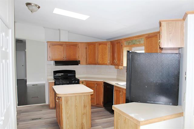 Builiding view two for 5249 Lapeer, Burton, MI. 48509