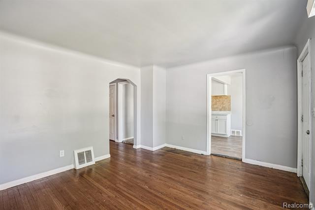 Builiding view seven for 6526 Heyden, Detroit, MI. 48228