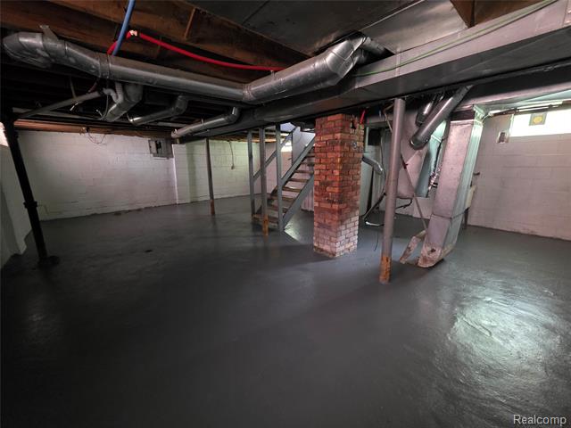 Builiding view twenty four for 6526 Heyden, Detroit, MI. 48228