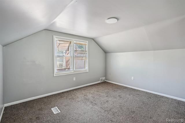 Builiding view twenty for 6526 Heyden, Detroit, MI. 48228