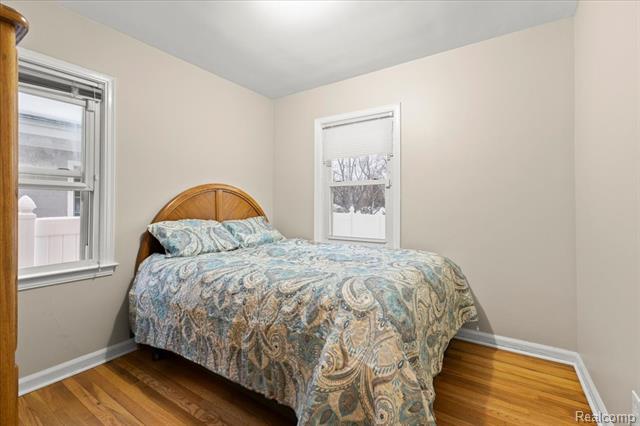 Builiding view eighteen for 4175 Motorway, Waterford, MI. 48328