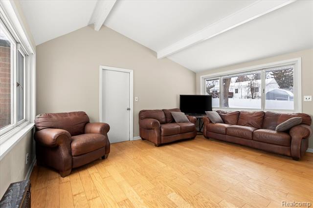 Builiding view fourteen for 4175 Motorway, Waterford, MI. 48328