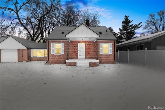 Builiding view thirty six for 4175 Motorway, Waterford, MI. 48328