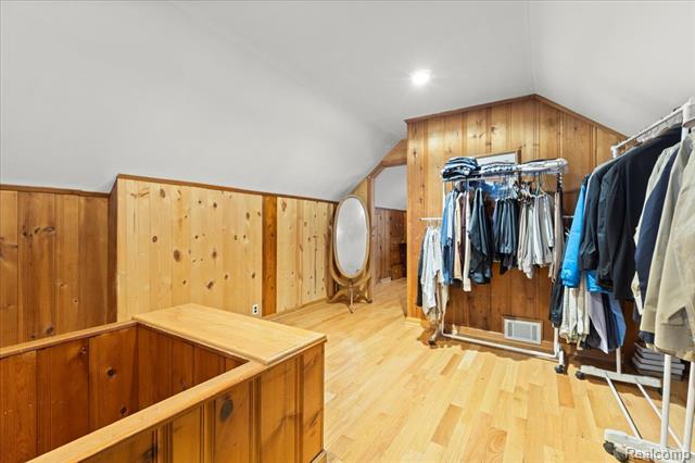 Builiding view twenty five for 4175 Motorway, Waterford, MI. 48328