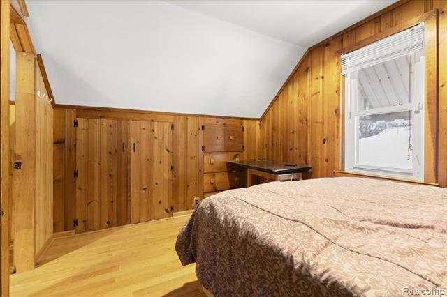 Builiding view twenty seven for 4175 Motorway, Waterford, MI. 48328