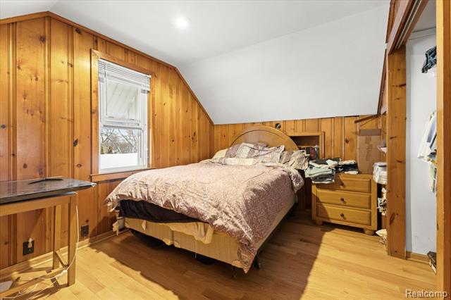 Builiding view twenty six for 4175 Motorway, Waterford, MI. 48328