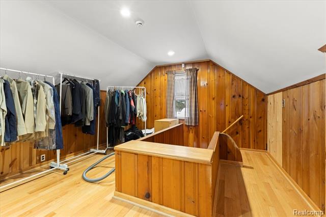 Builiding view twenty three for 4175 Motorway, Waterford, MI. 48328