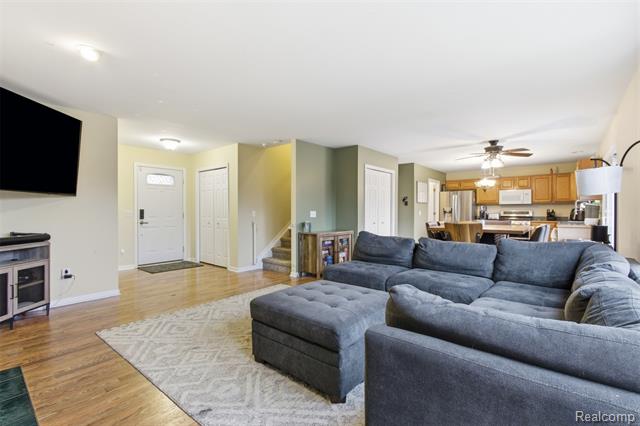 Builiding view four for 7846 Fawn, Waterford, MI. 48327