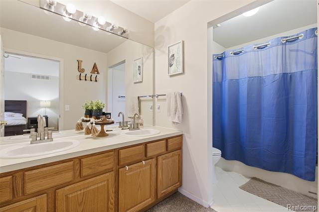 Builiding view fourteen for 7846 Fawn, Waterford, MI. 48327