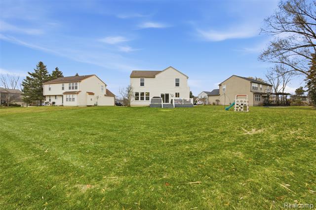 Builiding view twenty six for 7846 Fawn, Waterford, MI. 48327