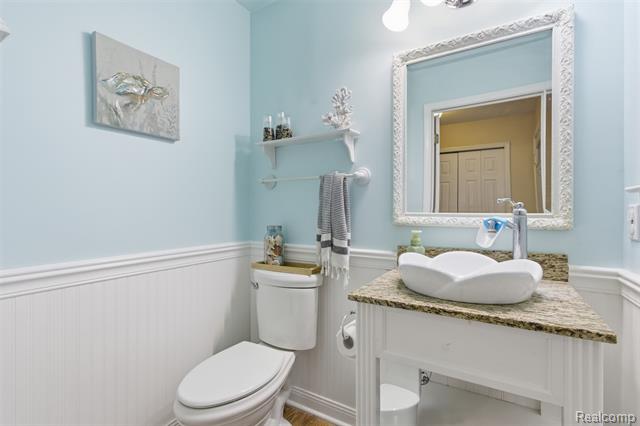 Builiding view twenty three for 7846 Fawn, Waterford, MI. 48327