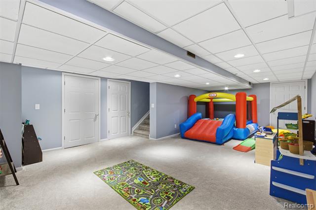 Builiding view twenty for 7846 Fawn, Waterford, MI. 48327