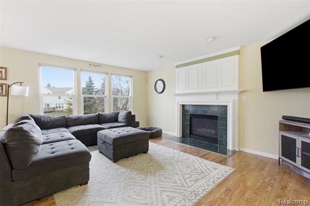 Builiding view two for 7846 Fawn, Waterford, MI. 48327