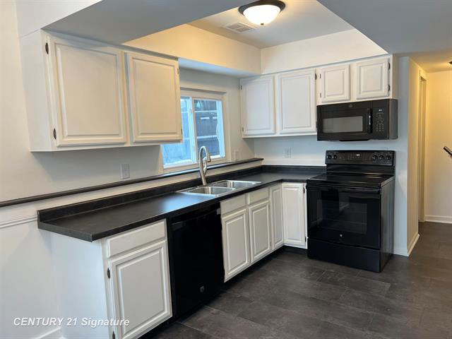 Builiding view five for 335 Beach, Mount Morris, MI. 48458