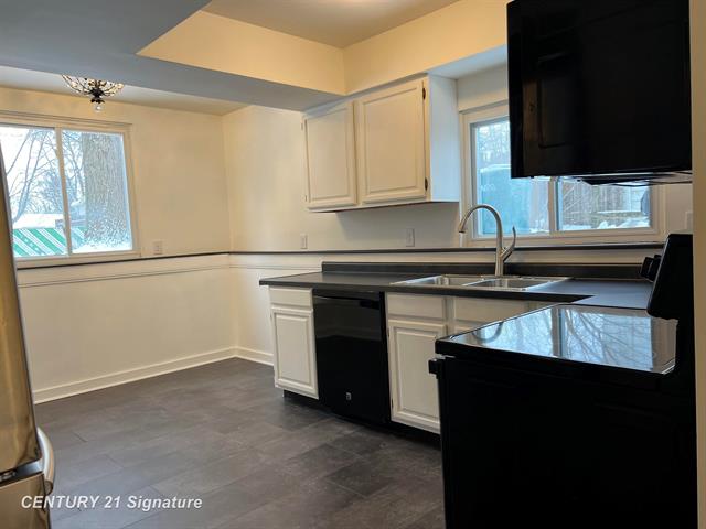 Builiding view four for 335 Beach, Mount Morris, MI. 48458