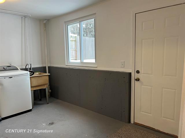 Builiding view seventeen for 335 Beach, Mount Morris, MI. 48458