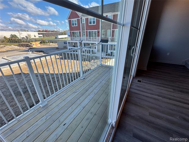 Builiding view seventeen for 56054 Madison, New Hudson, MI. 48165