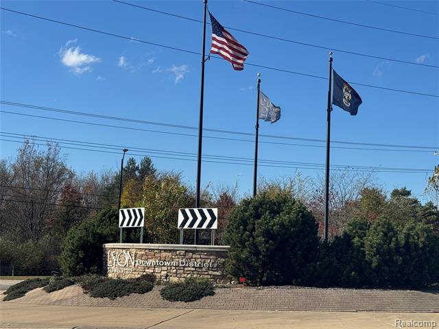 Builiding view thirty nine for 56054 Madison, New Hudson, MI. 48165