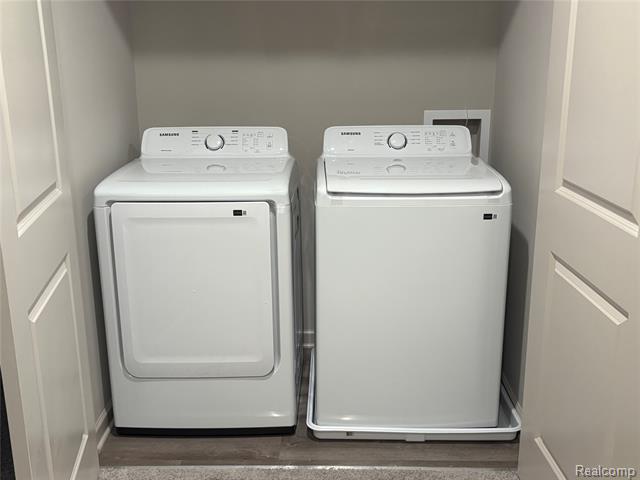 Builiding view thirty for 56054 Madison, New Hudson, MI. 48165