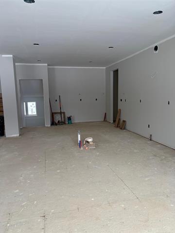 Builiding view sixteen for 10505 Excalibur, Utica, MI. 48315