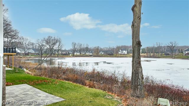 Builiding view forty seven for 915 Preserve, White Lake, MI. 48386