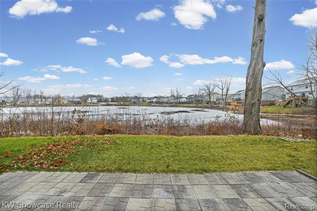 Builiding view forty for 915 Preserve, White Lake, MI. 48386