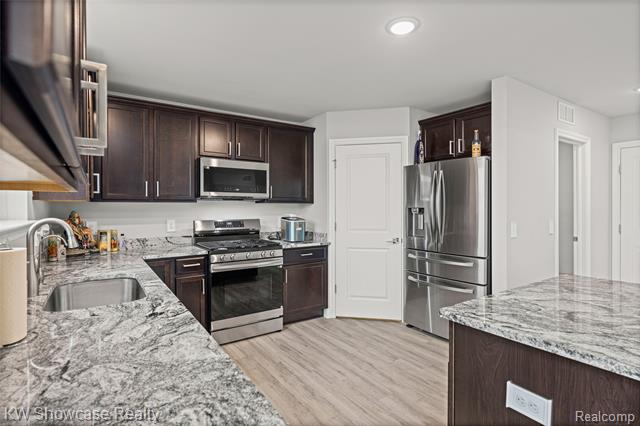 Builiding view fourteen for 915 Preserve, White Lake, MI. 48386