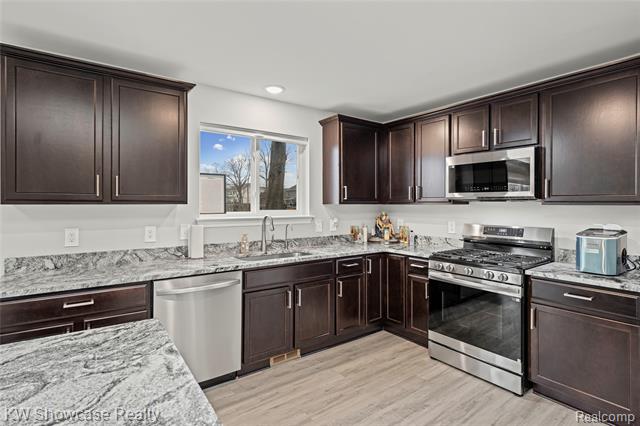 Builiding view sixteen for 915 Preserve, White Lake, MI. 48386