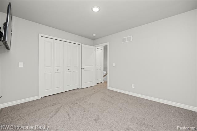 Builiding view thirty one for 915 Preserve, White Lake, MI. 48386