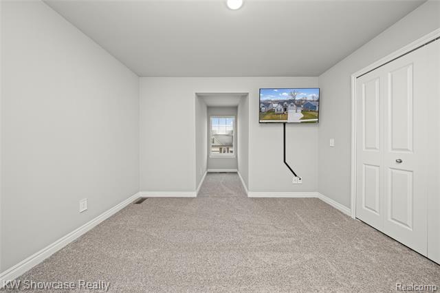 Builiding view thirty for 915 Preserve, White Lake, MI. 48386