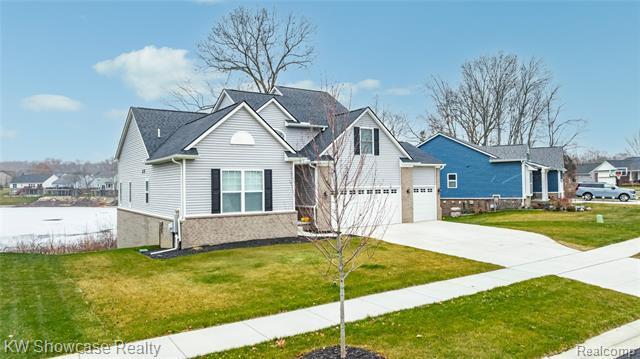 Builiding view three for 915 Preserve, White Lake, MI. 48386