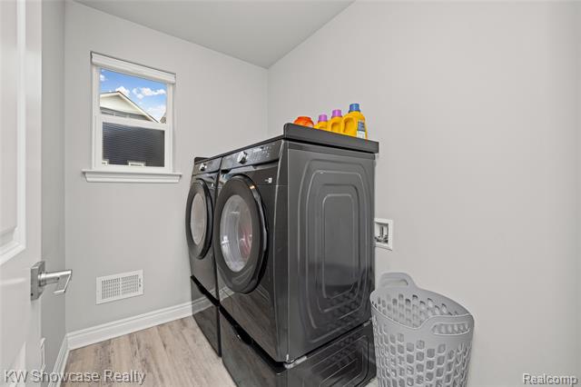 Builiding view twenty one for 915 Preserve, White Lake, MI. 48386