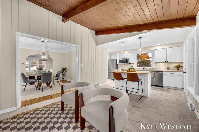 Builiding view eight for 315 Lawndale, Grand Rapids, MI. 49503