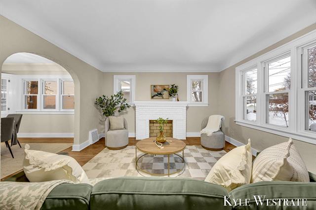 Builiding view five for 315 Lawndale, Grand Rapids, MI. 49503