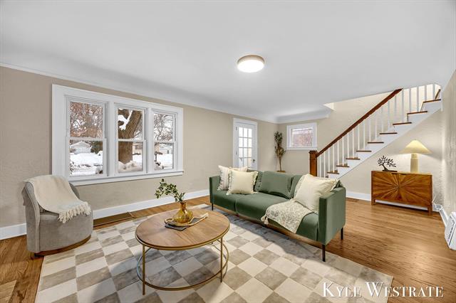 Builiding view four for 315 Lawndale, Grand Rapids, MI. 49503