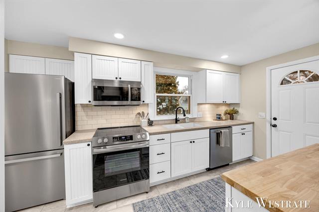 Builiding view fourteen for 315 Lawndale, Grand Rapids, MI. 49503