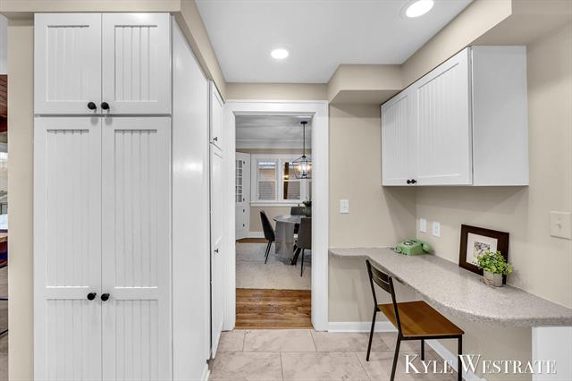 Builiding view nineteen for 315 Lawndale, Grand Rapids, MI. 49503