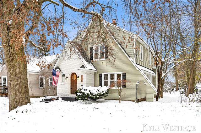 Builiding view one for 315 Lawndale, Grand Rapids, MI. 49503