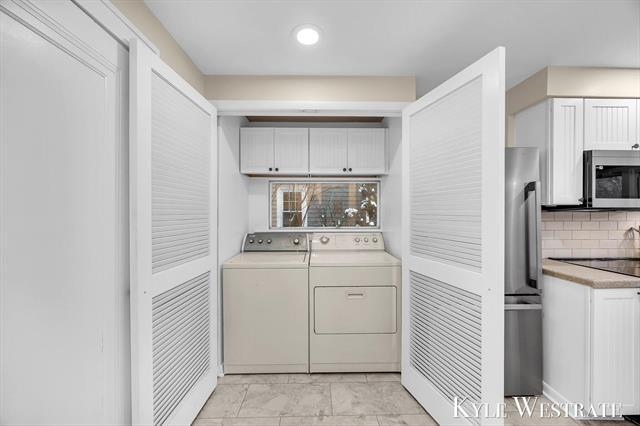 Builiding view seventeen for 315 Lawndale, Grand Rapids, MI. 49503