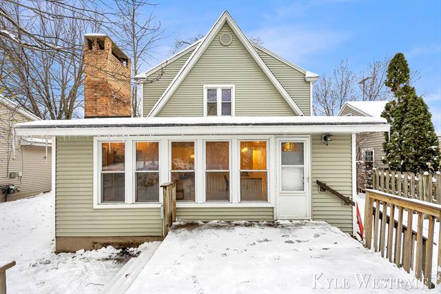 Builiding view thirty five for 315 Lawndale, Grand Rapids, MI. 49503