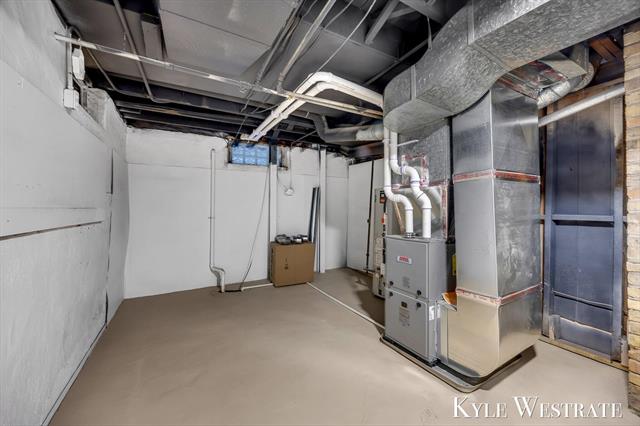 Builiding view thirty four for 315 Lawndale, Grand Rapids, MI. 49503