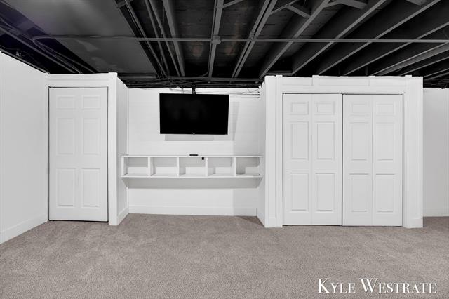 Builiding view thirty three for 315 Lawndale, Grand Rapids, MI. 49503