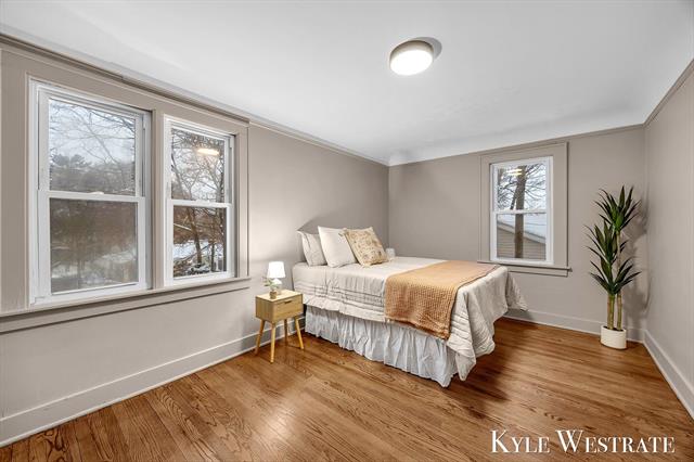 Builiding view twenty one for 315 Lawndale, Grand Rapids, MI. 49503