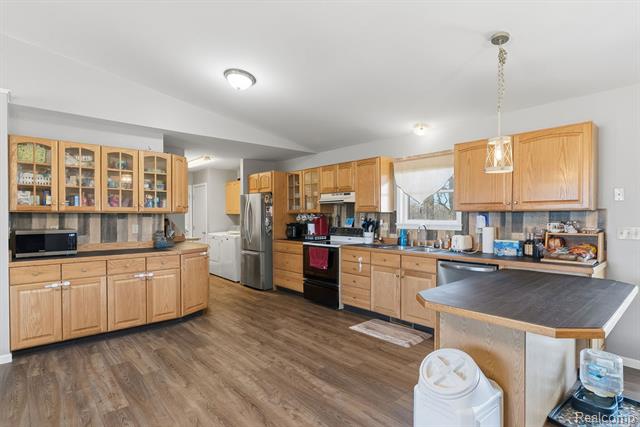 Builiding view eighteen for 4830 Hurds Corner, Mayville, MI. 48744