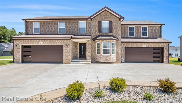 front view for 8925 Heritage Drive, Romulus, Mi. 48174