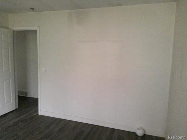 Builiding view eleven for 2802 Eaton, Flint, MI. 48506