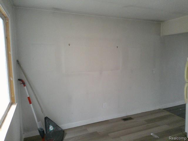 Builiding view five for 2802 Eaton, Flint, MI. 48506